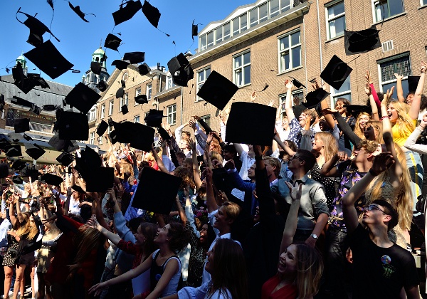 Diploma uitreiking Heleen en Philip